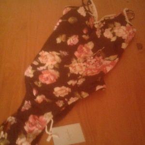 Women's bathing suit. Size medium.Cupshie